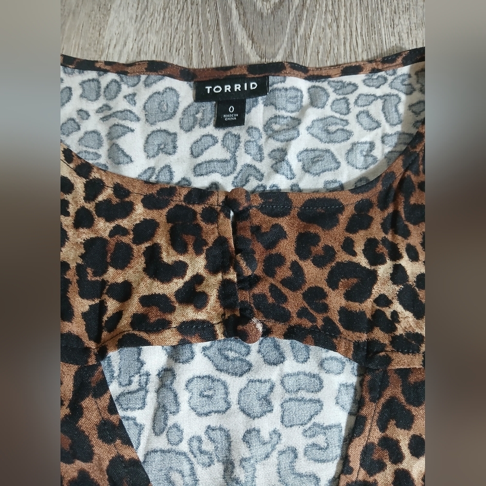 Torrid Leopard Print Midi Dress With Pockets  Size 0= Large - Picture 4 of 6